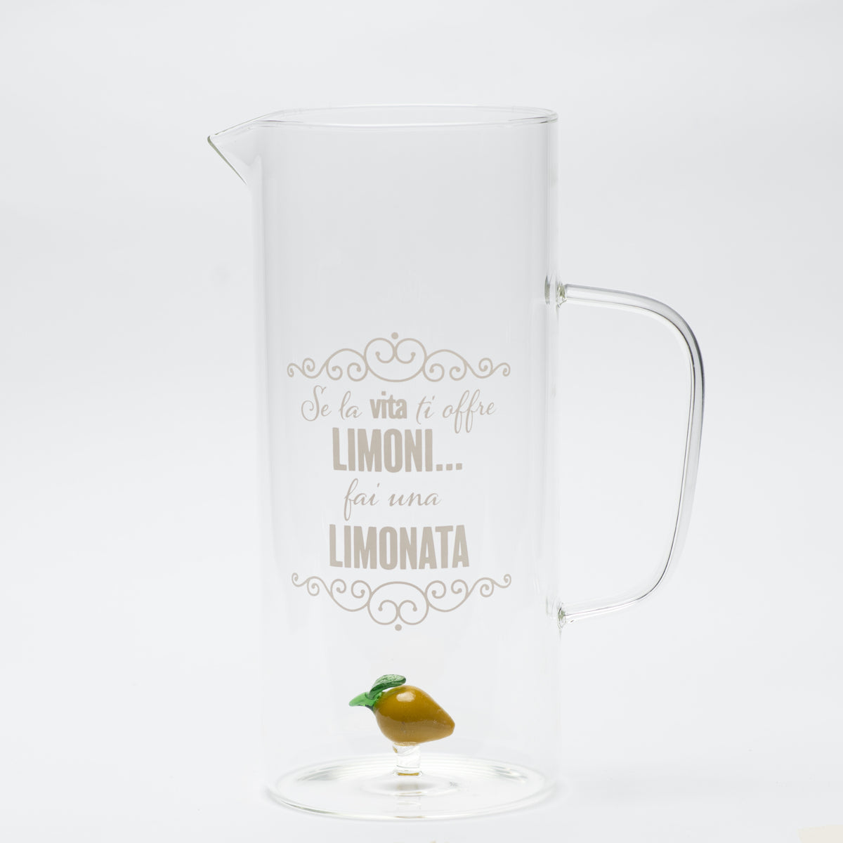 Caraffa Limòra in vetro con manico, miniatura all'interno a forma di limone e frase divertente