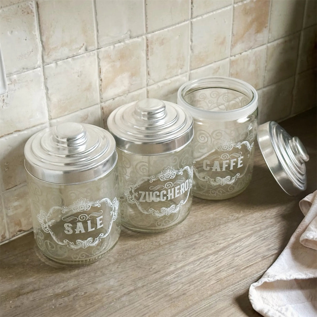 Set 3 Barattoli Ermetici in Vetro Trasparente con Scritte Vintage – Sale, Zucchero, Caffè