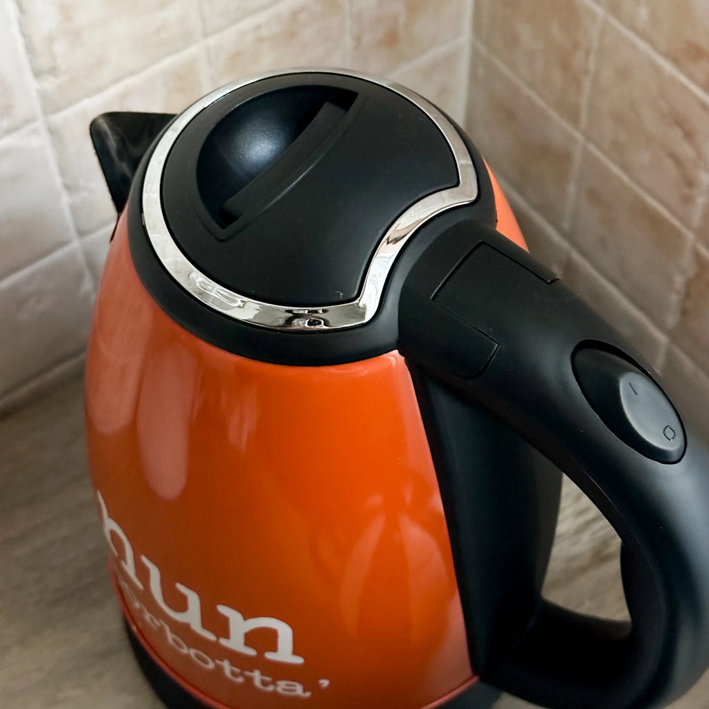 Bollitore elettrico Qsfere rosso in acciaio inox “Nun borbottà”