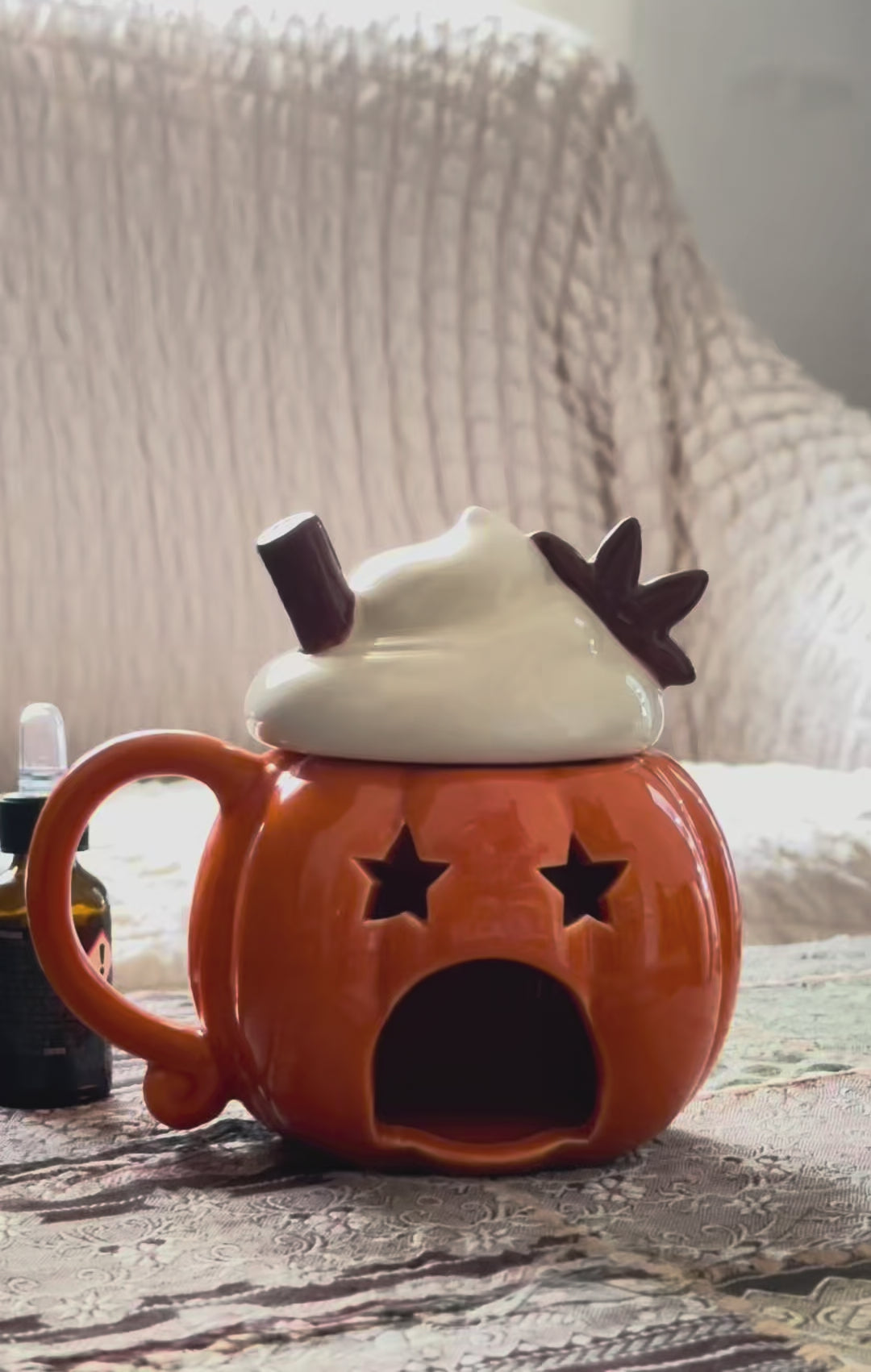 Brucia Essenze Zuccoso – Ceramica a Forma di Zucca con Coperchio Panna, Cannella e Anice Stellato